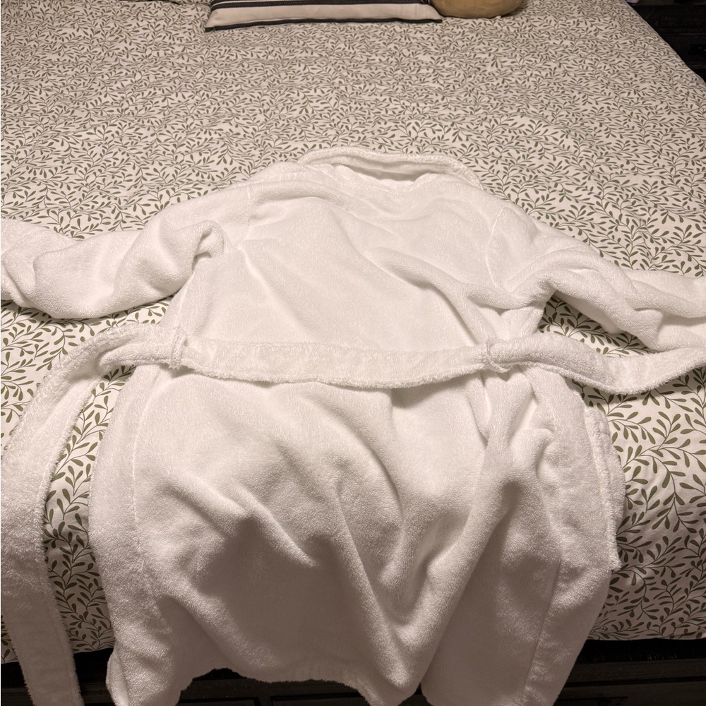 Threshold Soft White Terry Cloth Robe - Picture 3 of 5